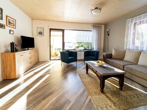 House | Living room - Forest Villa With Sauna (Oberharz am Brocken)