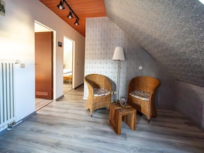 บ้านพัก | 5 ห้องนอน, ตกแต่งพิเศษโดยเฉพาะ, ผ้าปูที่นอน