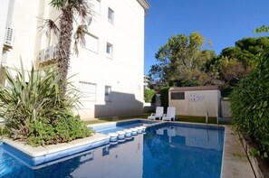 Apartment | Pool - Apartment With Parking and 2 Rooms (Torroella de Montgrí)
