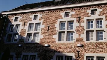 ด้านหน้าที่พัก