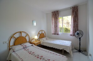 Apartment | 2 bedrooms, iron/ironing board - Spacious and Nice Apartment in Pals (Pals)