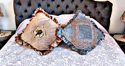 Luxury 3-bedroom apartments 5-min to the Airport