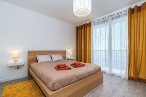 2 bedrooms, iron/ironing board, WiFi, bed sheets - Moura's House, A view to the ocean with all the comforts. (Calheta Arch, Madeira)