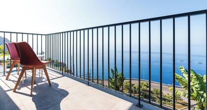 Moura's House, A view to the ocean with all the comforts.