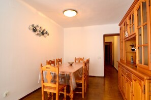 Apartment | Dining - Apartment in L'escala Near Port del Perris Beach (L'Escala)