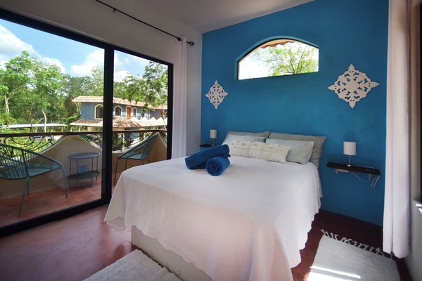 Superior Room, 1 Katil Ratu (Queen), Shared Bathroom, Garden View (The Tulipan Suite) | Peti besi dalam bilik, Wi-fi percuma