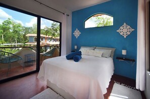 Superior Room, 1 Queen Bed, Shared Bathroom, Garden View (The Tulipan Suite) - Villa Ataraxia Solferino  (Solferino)