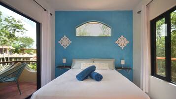 Superior Room, 1 Queen Bed, Shared Bathroom, Garden View (The Tulipan Suite) | In-room safe, WiFi (free)