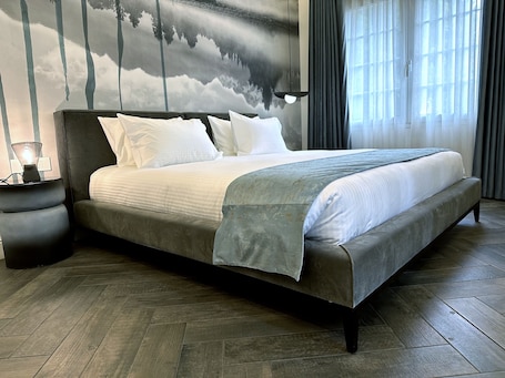 Deluxe Double Room | Free minibar, in-room safe, desk, soundproofing