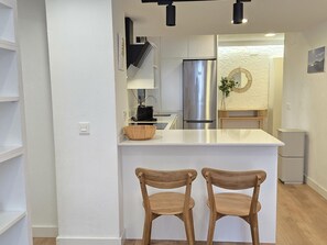 Réfrigérateur, micro-ondes, four, lave-vaisselle