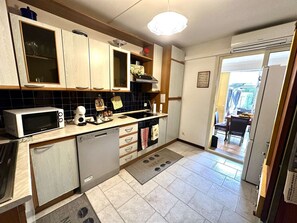 Mikrobølgeovn, ovn, kogeplade, kaffe-/temaskine