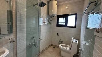 Villa, 5 Bedrooms, Accessible, Balcony | Bathroom