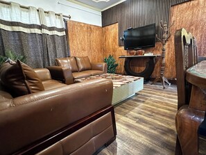 Biệt thự, 5 phòng ngủ, phù hợp cho người khuyết tật, ban công | Khu phòng khách