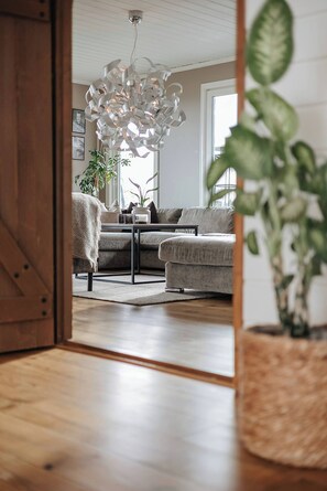 Villa, 4 soverom, balkong, hageutsikt | Oppholdsrom