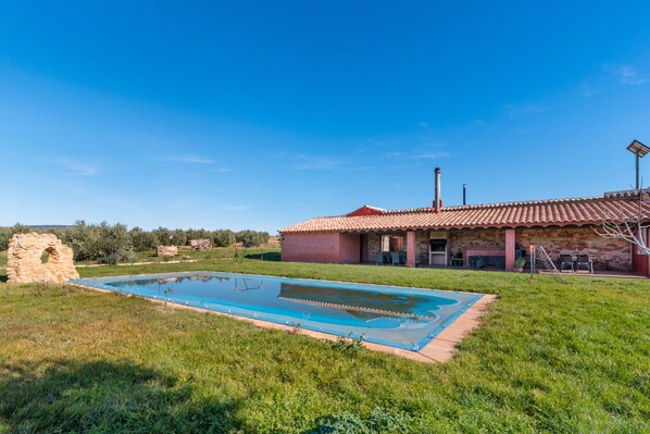 Cottage | Pool | Indoor pool, outdoor pool - Guard House With Spa and Shared Pool for 4 (Alcaraz)