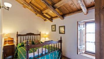 Casa de campo | 2 dormitorios, mobiliario individual, tabla de planchar con plancha