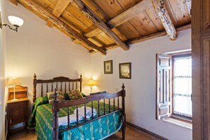 Cottage | 2 bedrooms, individually furnished, iron/ironing board, bed sheets - Guard House With Spa and Shared Pool for 4 (Alcaraz)