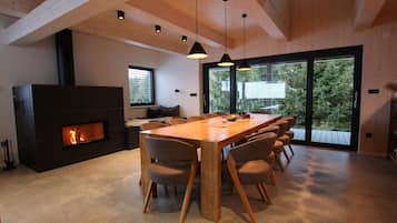 Villa | Dining