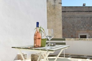 Outdoor dining - House the square (Cutrofiano)