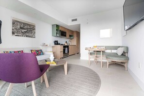 Téléviseur, bureau