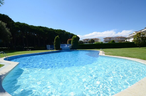 Apartamento | Piscina | Una piscina al aire libre