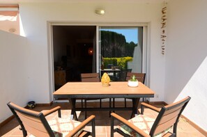 Apartment | Outdoor dining