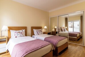 4 Schlafzimmer, Bügeleisen/Bügelbrett, WLAN, Bettwäsche