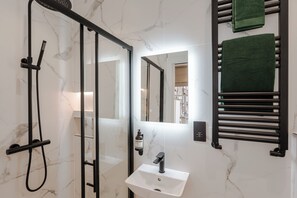 Bathroom - Your Apartment - Kensington  (London)