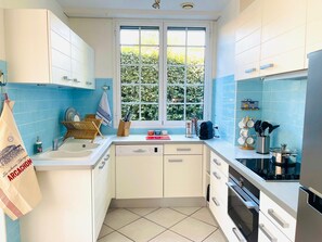 Ugn, spishäll och diskmaskin