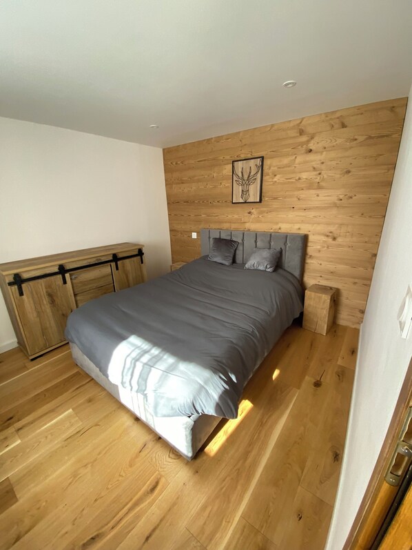 3 bedrooms, WiFi, bed sheets