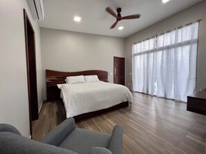 2 chambres, fer et planche à repasser, lit parapluie, Wi-Fi