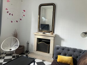 Living area - Morlaix, town house with garden and jacuzzi, ideal for family vacations (Morlaix)