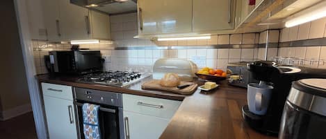 Casa superior, 3 habitaciones | Cocina privada | Hervidor eléctrico