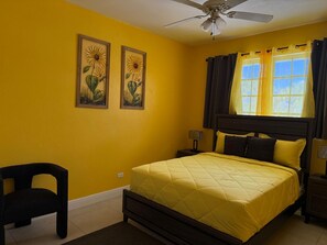 3 chambres, fer et planche à repasser, Wi-Fi, draps fournis