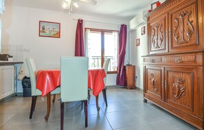 Dining - Cozy home in Arles with WiFi (Arles)