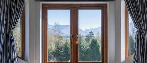 Chambre Deluxe Double ou avec lits jumeaux, vue montagne | Vue sur les montagnes