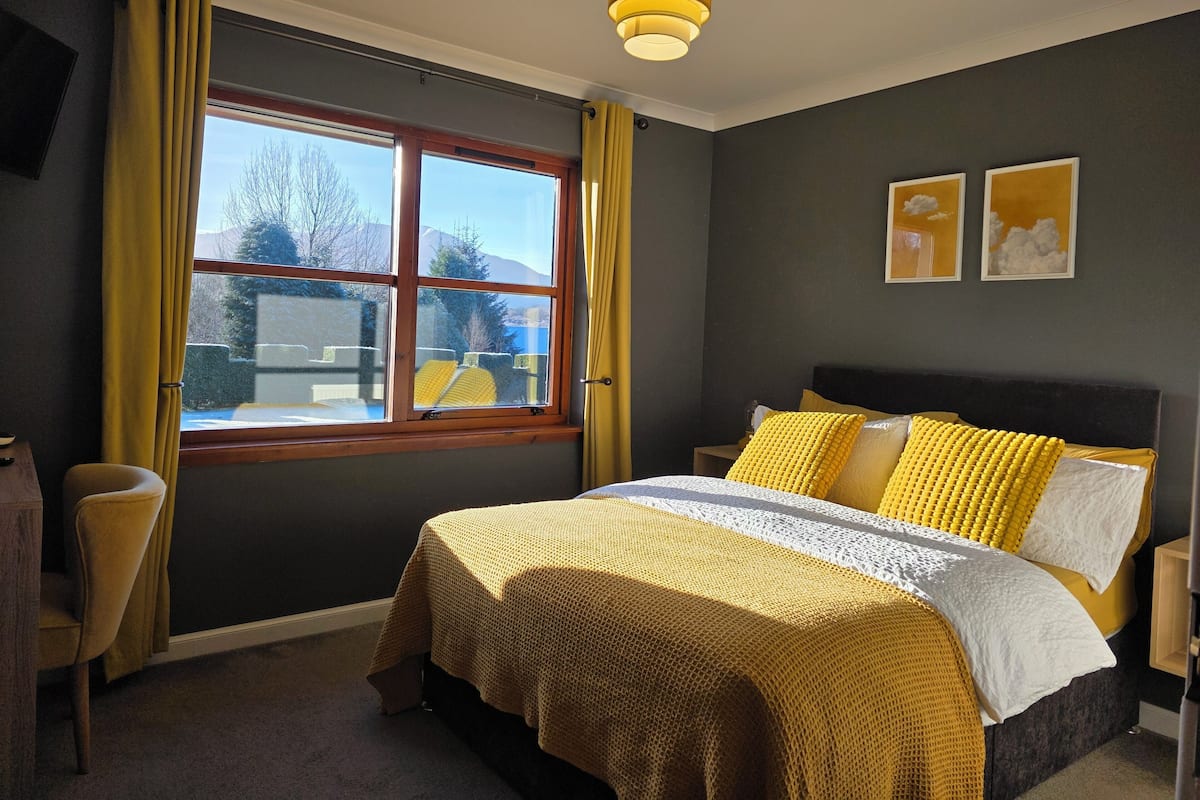 Classic Double or Twin Room, Mountain View | Free minibar, free WiFi