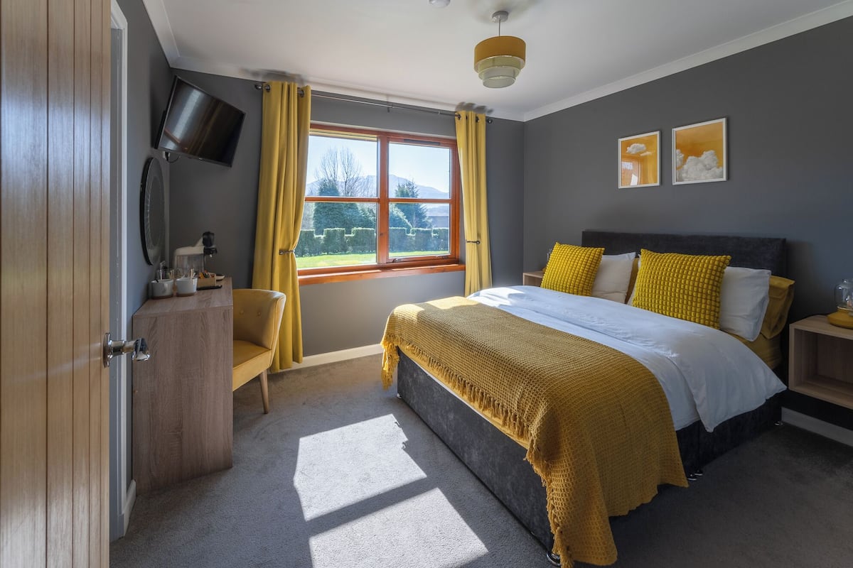 Classic Double or Twin Room, Mountain View