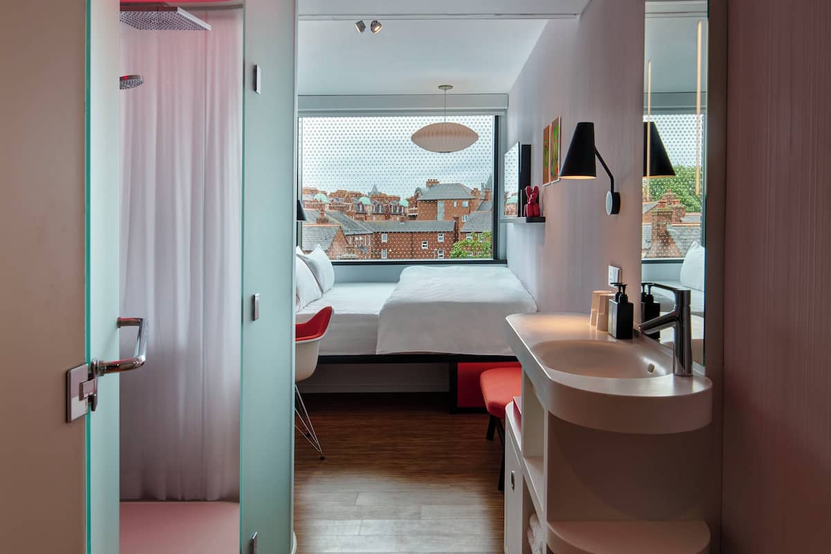 Premium bedding, pillowtop beds, in-room safe, desk