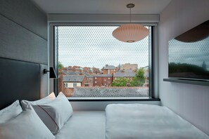 Room, 1 King Bed (High Floor) | Premium bedding, pillowtop beds, in-room safe, desk