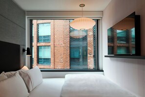 Zimmer, 1 King-Bett | Hochwertige Bettwaren, Pillowtop-Betten, Zimmersafe, Schreibtisch