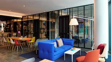 Sala de estar en el lobby