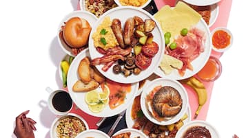 Tägliches Frühstücksbuffet (19 EUR pro Person)