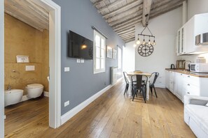Comfort Apartment | Living area - Central Nest by MMega (Florence)