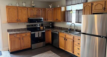 Sweet Retreat at Mark Twain Lake! Historic 4BR/2BA Dog & Family Friendly Home!