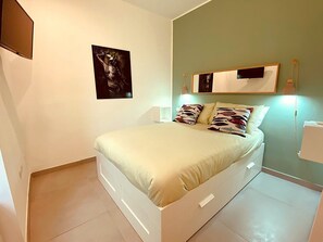2 habitaciones, tabla de planchar con plancha, wifi y ropa de cama 