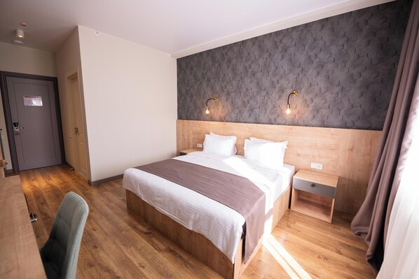 Double Room | In-room safe, desk, iron/ironing board, free WiFi - Astana Palace (Gori)