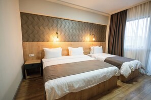 Family Room | In-room safe, desk, iron/ironing board, free WiFi - Astana Palace (Gori)
