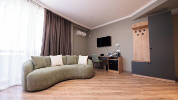 غرفة سوبيريور | 1 غرفة نوم وخزنة داخل الغرفة ومكتب ومكواة/لوح كي