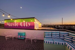 Terrace/patio - The Pink Stetson: Rooftop Views, Party Hats, Games (Nashville)